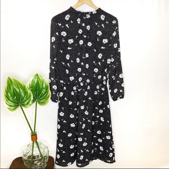 New! J Crew Long Sleeve Printed Tie Neck Dress - Picture 3 of 10